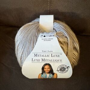 Loops & Threads Metallic Luxe Yarn